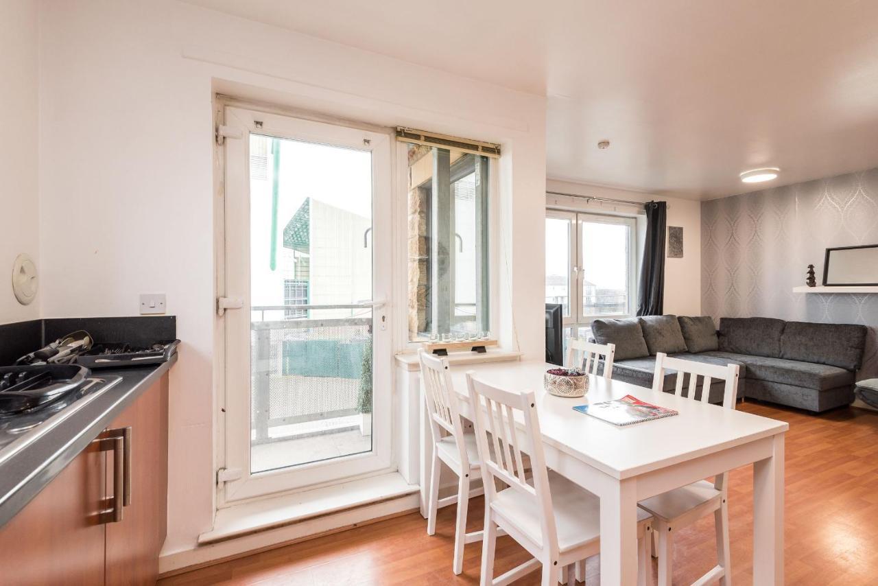 Modern Spacious 3 Bedroom City Centre Apartment - Free Parking - Private Balcony EDI Exterior foto