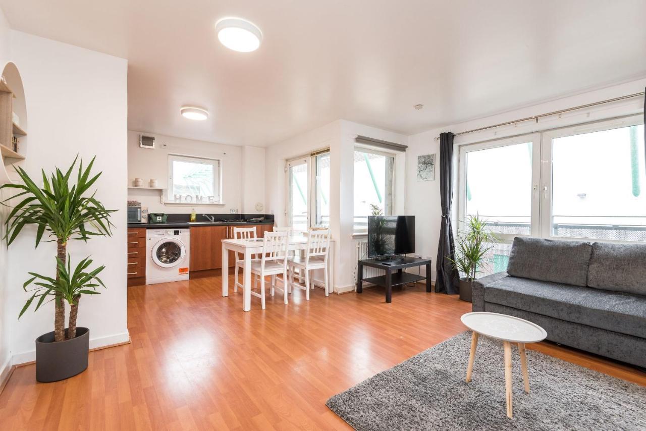 Modern Spacious 3 Bedroom City Centre Apartment - Free Parking - Private Balcony EDI Exterior foto
